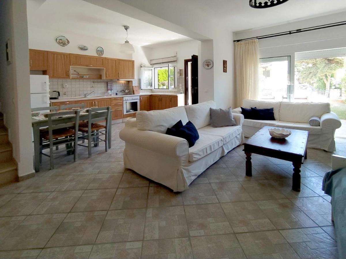 Seaside Villa Clio นิกิติ ภายนอก รูปภาพ