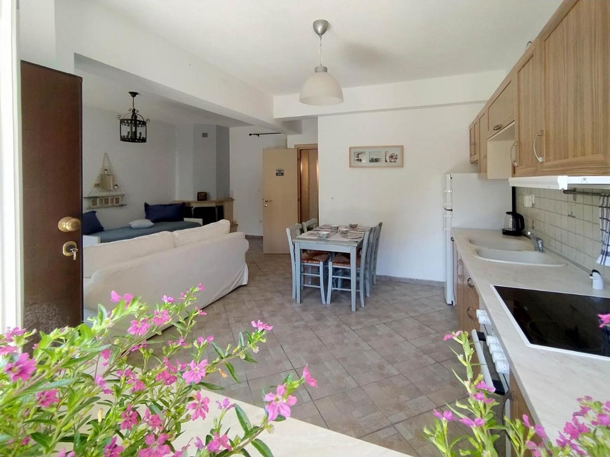 Seaside Villa Clio นิกิติ ภายนอก รูปภาพ